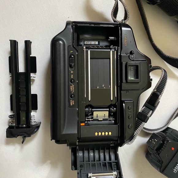 90s Vintage Canon Film Camera Bundle - Picture 11 of 12